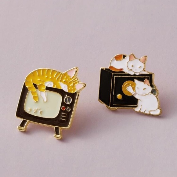 Brandy Melville Jewelry - NWT Cat Pin Set